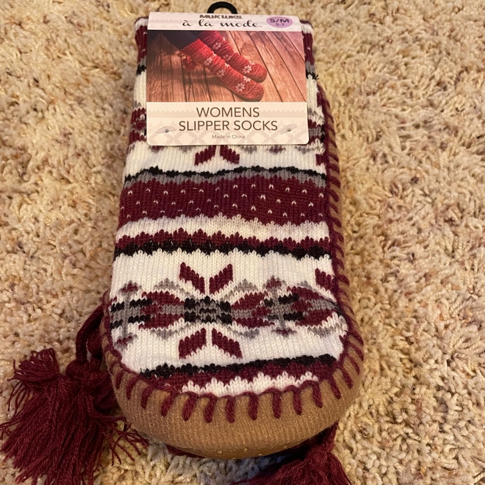 Burgundy & Cream Muk Luk Slippers